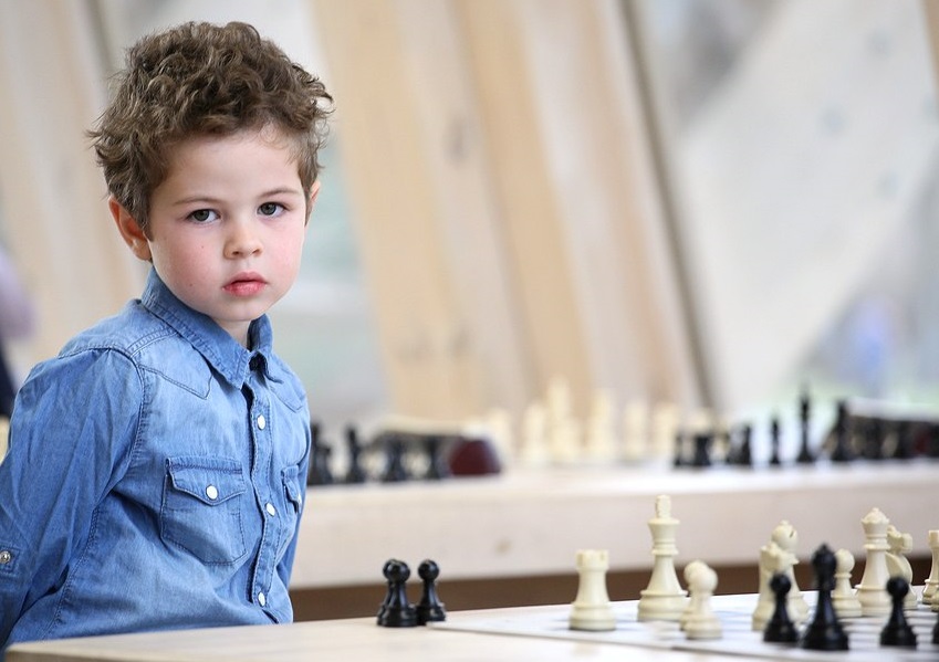 С какого возраста можно начинать занятия шахматами